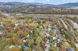 27 Lamb Ave, Asheville, NC 28806 - Photo 11