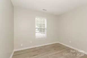 8512 Galena View Dr, Charlotte, NC 28269 - Photo 11