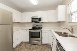 8512 Galena View Dr, Charlotte, NC 28269 - Photo 7