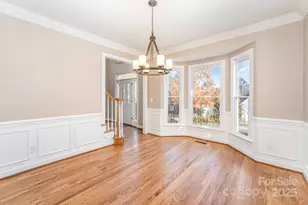 4910 Foxbriar Trail, Charlotte, NC 28269 - Photo 5