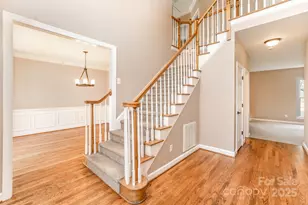 4910 Foxbriar Trail, Charlotte, NC 28269 - Photo 3