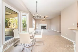 4910 Foxbriar Trail, Charlotte, NC 28269 - Photo 21