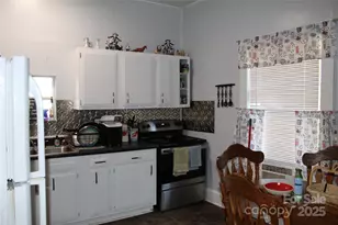 146 Summey St, Forest City, NC 28043 - Photo 5