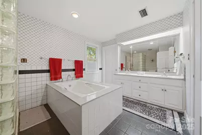 619 4th Street NE, Hickory, NC 28601 - Photo 23