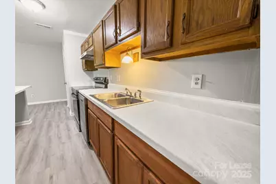 6131 Meadow Rose Lane, Charlotte, NC 28215 - Photo 5