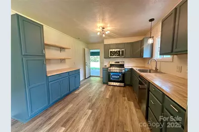 609 Cattail Road, Burnsville, NC 28714 - Photo 5