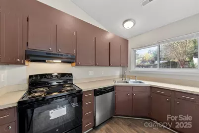 6915 Duncroft Lane, Charlotte, NC 28215 - Photo 7