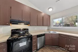 6915 Duncroft Ln, Charlotte, NC 28215 - Photo 7