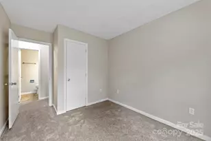 6915 Duncroft Ln, Charlotte, NC 28215 - Photo 9