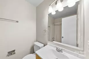 6915 Duncroft Ln, Charlotte, NC 28215 - Photo 11