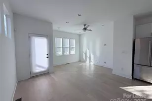 2009 Hamorton Pl, Charlotte, NC 28205 - Photo 3