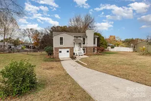 11031 Mallard Crossing Dr, Charlotte, NC 28262 - Photo 5
