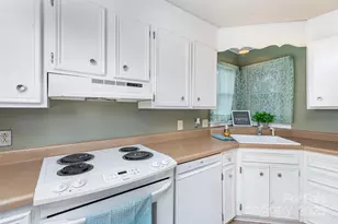 11031 Mallard Crossing Dr, Charlotte, NC 28262 - Photo 13