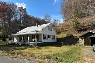 2812 Bald Mountain Rd, Burnsville, NC 28714 - Photo 3