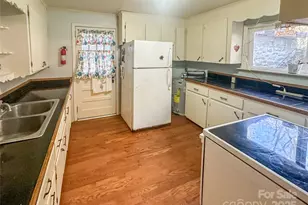 2812 Bald Mountain Rd, Burnsville, NC 28714 - Photo 25