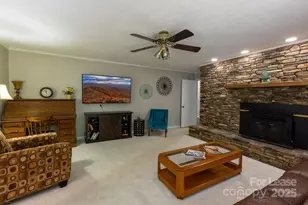 102 Arbor Ln, Hendersonville, NC 28791 - Photo 9