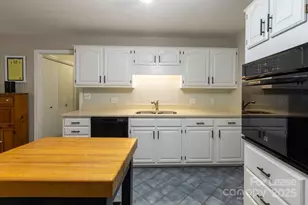 102 Arbor Ln, Hendersonville, NC 28791 - Photo 7