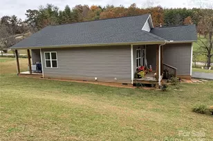 10 Scarlett Ridge Dr, Marshall, NC 28753 - Photo 5