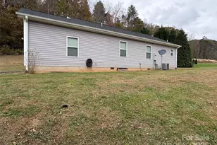 10 Scarlett Ridge Dr, Marshall, NC 28753 - Photo 7