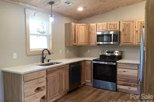 212 Brigsy Ln, Whittier, NC 28789 - Photo 7
