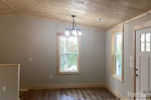 212 Brigsy Ln, Whittier, NC 28789 - Photo 9