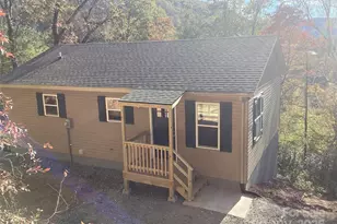 212 Brigsy Ln, Whittier, NC 28789 - Photo 3