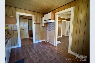 1116 W Davidson Avenue, Gastonia, NC 28052 - Photo 13