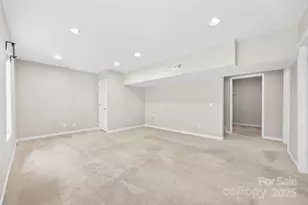 6631 Harburn Forest Dr, Charlotte, NC 28269 - Photo 37