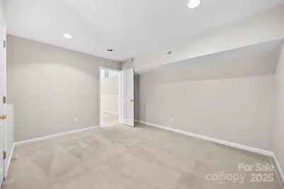 6631 Harburn Forest Drive, Charlotte, NC 28269 - Photo 39