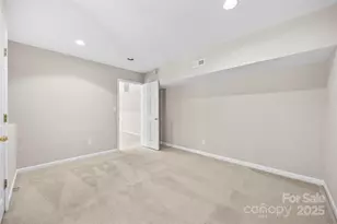 6631 Harburn Forest Dr, Charlotte, NC 28269 - Photo 39