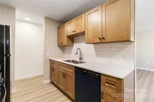 8022 Tremaine Ct, Charlotte, NC 28227 - Photo 11