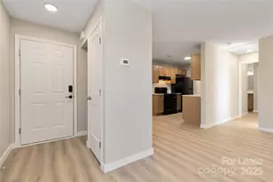 8022 Tremaine Ct, Charlotte, NC 28227 - Photo 5
