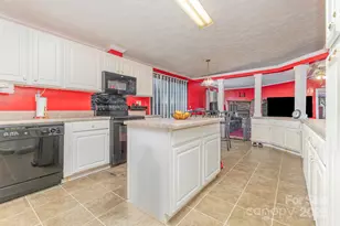 339 Howard Norton Dr, Hiddenite, NC 28636 - Photo 5