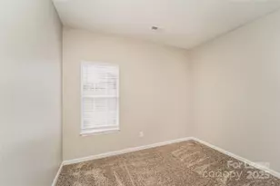 7121 Scuppernong Ct, Charlotte, NC 28215 - Photo 9