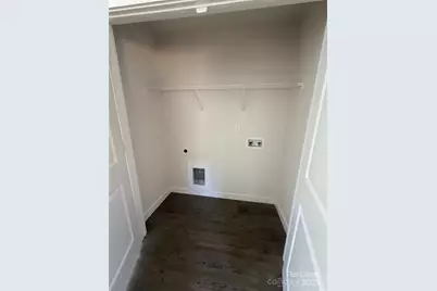 407 15th Avenue SW, Hickory, NC 28602 - Photo 3