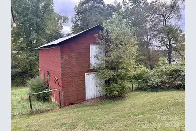 557 Falls Avenue, Granite Falls, NC 28630 - Photo 7