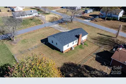 3520 20th Avenue NE, Hickory, NC 28601 - Photo 31