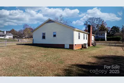 3520 20th Avenue NE, Hickory, NC 28601 - Photo 27