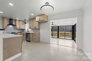 28 Pine Ln, Asheville, NC 28806 - Photo 11