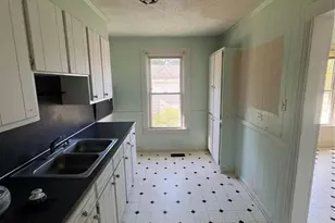 805 W Church Street W, Cherryville, NC 28021 - Photo 3