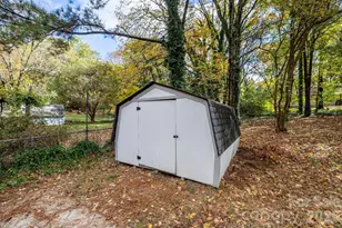 2314 Knickerbocker Dr, Charlotte, NC 28212 - Photo 21