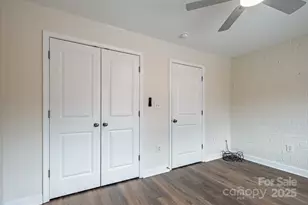 1310 Green Oaks Ln, Charlotte, NC 28205 - Photo 11