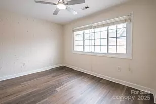 1310 Green Oaks Ln, Charlotte, NC 28205 - Photo 13