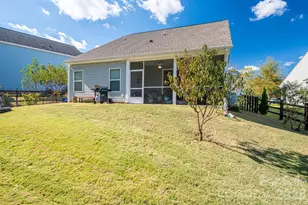 5128 Meadow Woods Dr, Lowell, NC 28098 - Photo 9