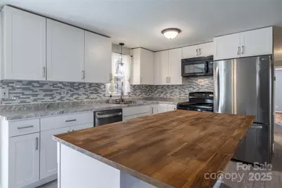 1046 22nd Street NE, Hickory, NC 28601 - Photo 13