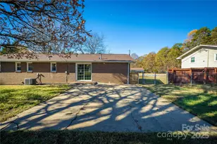 1046 22nd St NE, Hickory, NC 28601 - Photo 7