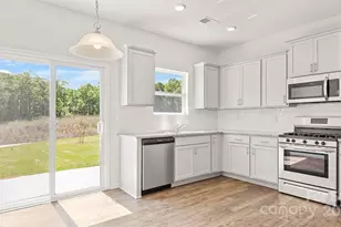 608 Country Oak Dr, Asheville, NC 28804 - Photo 5