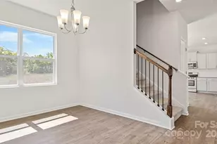 608 Country Oak Dr, Asheville, NC 28804 - Photo 9