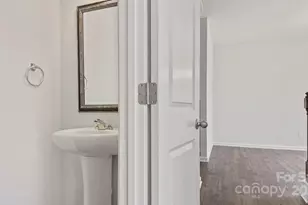 608 Country Oak Dr, Asheville, NC 28804 - Photo 11