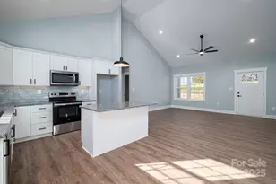 1151 13th St SW, Hickory, NC 28602 - Photo 13